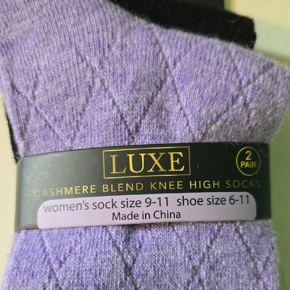 Luxe Women's Cashmere Boot Socks in Lavender and Black